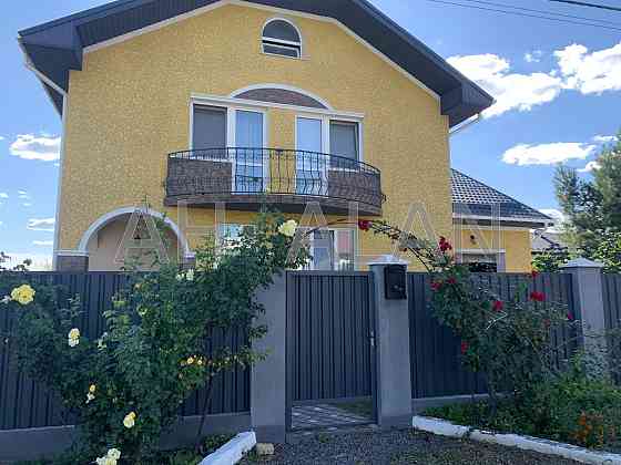 Продаж Будинок 6-кімнатний на вул. Прорізна 