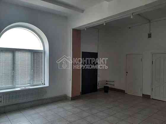 Продаж Квартира 3-кімнатна, 1/3 поверх на вул. Салтовское Kharkiv