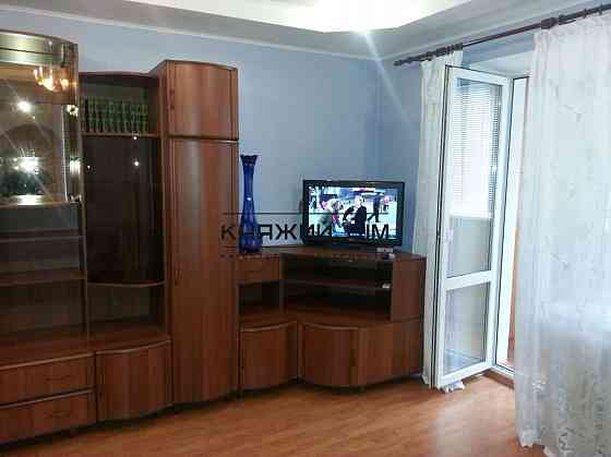 Оренда Квартира 1-кімнатна, 4/9 поверх на Большая Васильков Kiev