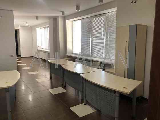 Продаж Будинок 3-кімнатний на вул. Василя Тютюнника Kiev