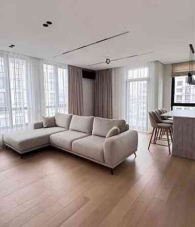 Продаж Квартира 2-кімнатна, 5/7 поверх на Салютна вул., д. 2б Київ