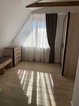 Оренда Квартира 2-кімнатна, 3/3 поверх на Садовая ул., 54 Київ