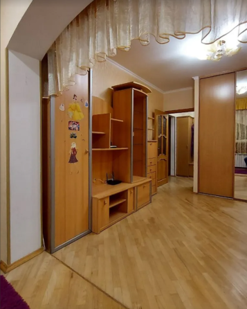 Оренда Квартира 2-кімнатна, 14/18 поверх на Харківське шосе, 56 Киев