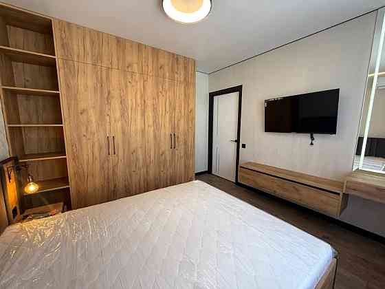 Продаж Квартира 2-кімнатна, 8/10 поверх на Семейная, 4 Дніпро