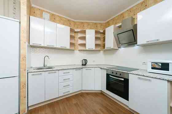 Оренда Квартира 1-кімнатна, 3/25 поверх на Русовой, 1 Київ