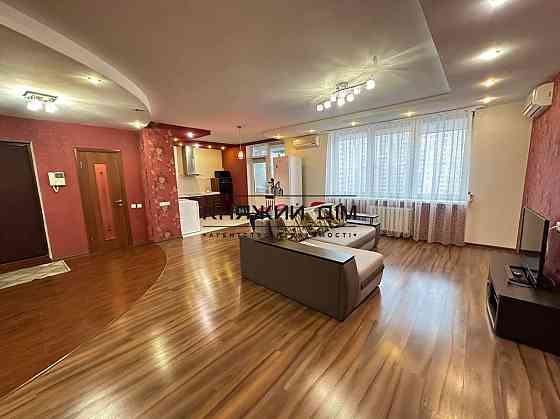 Оренда Квартира 3-кімнатна, 7/18 поверх на Пчелки Елены ул. Киев