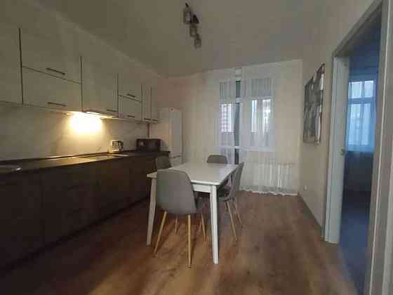 Оренда Квартира 2-кімнатна, 15/25 поверх на ул. Евгения Маланюка Киев