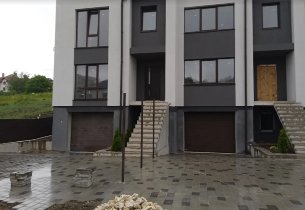 Продаж 3 пов. таунхауса з ділянкою на 3 сот, 190 кв.м. Петриків  - фото 1