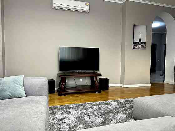 Продаж Квартира 3-кімнатна, 2/24 поверх на Левка Лук’яненка вул., д. 21к2 Kiev