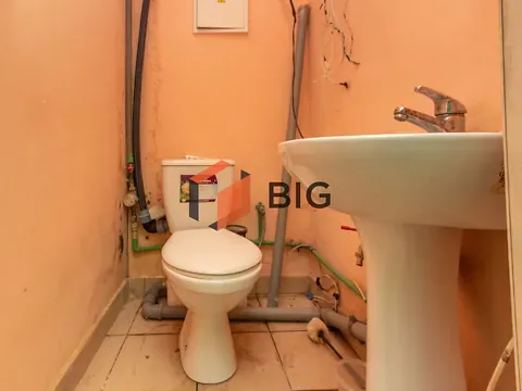 Здається    Чернівці Сергія Скальда (Комарова Володимира) вулиця 33 Чернівці - фото 1