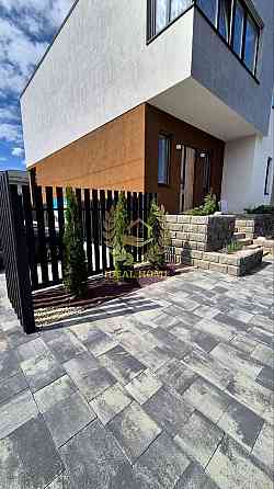 Продаж Будинок 4-кімнатний на Кленовая ул. 