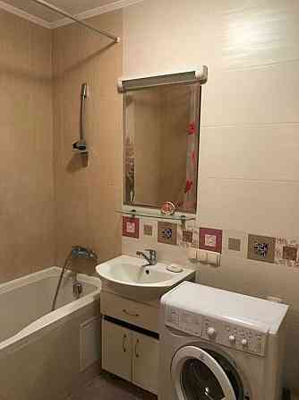 Оренда Квартира 1-кімнатна, 20/22 поверх на вул. Краківська, 13В Киев