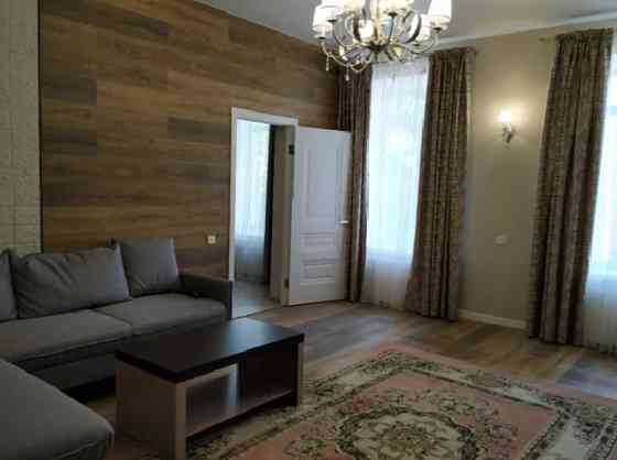 Оренда Квартира 3-кімнатна, 4/4 поверх на Сеченова ул., 3 Одесса