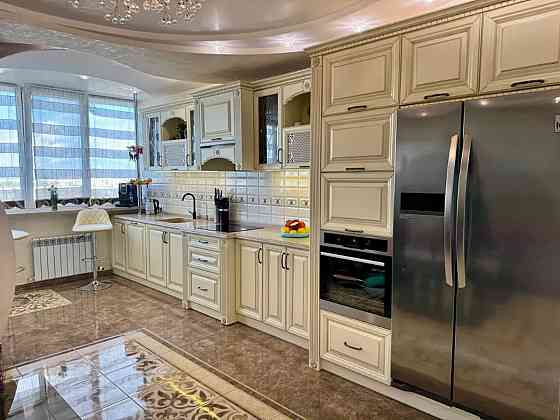 Продаж Квартира 4-кімнатна, 15/17 поверх на Дарницкая ул., 19 Дніпро