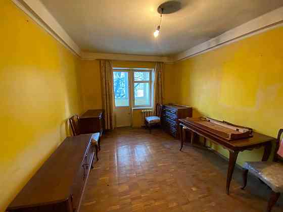 Продаж Квартира 3-кімнатна, 2/9 поверх на Вишгородська вул., д. 38 Київ