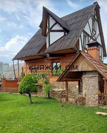 Продаж 3 поверхового будинку з ремонтом і ділянкою. № 2211621 Київ