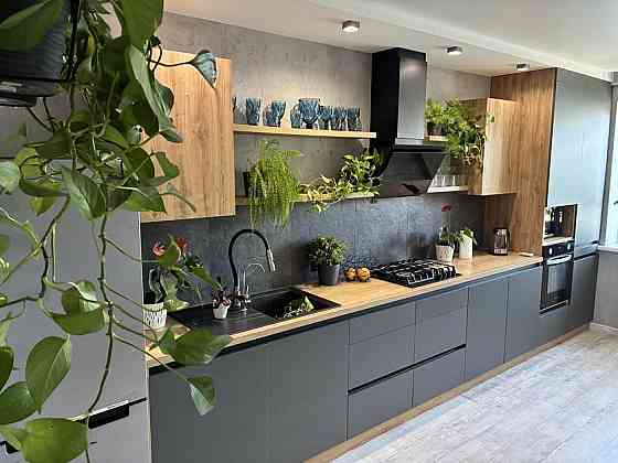 Продаж Квартира 3-кімнатна, 8/8 поверх на вул. В.Чорновола Рівне