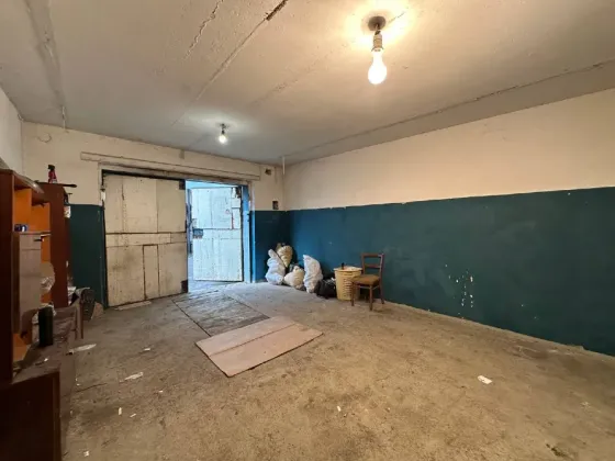 Продається Гараж Під вантажівку / автобус площа 24 кв.м 1-й поверх Каденюка Дніпро