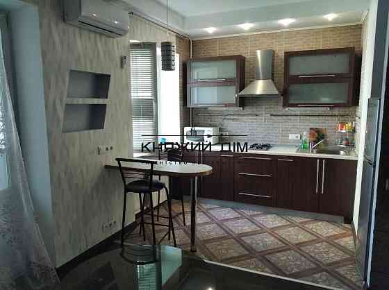 Оренда Квартира 2-кімнатна, 4/9 поверх на вул. Велика Васильківська Київ