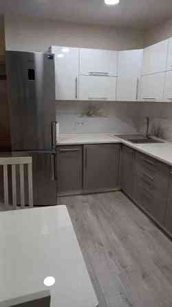 Оренда Квартира 1-кімнатна, 23/25 поверх на ул. Анны Ахматовой Kiev