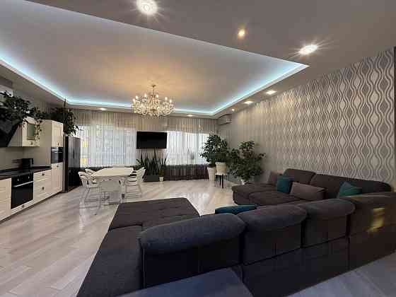 Продаж Квартира 3-кімнатна, 10/24 поверх на Джона Маккейна вул., д. 7 Київ