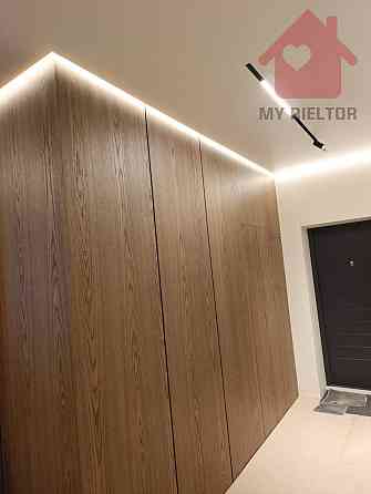 Продаж Квартира 3-кімнатна, 8/8 поверх на Собранецька Ужгород