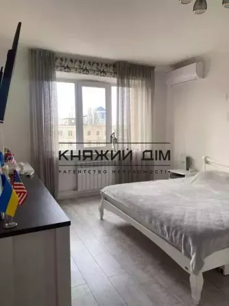 Продаж Квартира 1-кімнатна, 9/9 поверх на Академика Киприанова ул. Киев