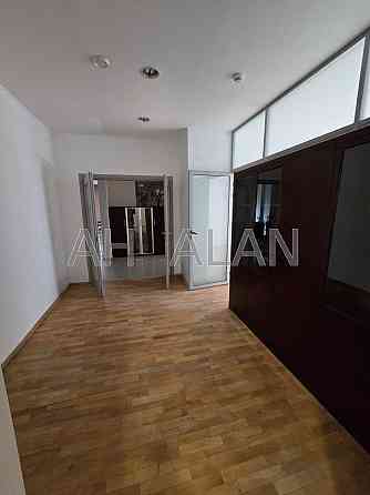 Оренда Будинок 5-кімнатний на Січових Стрільців вул., 52А Киев