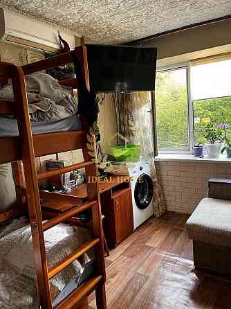 Продаж великої кімнати з ремонтом біля метро Чернігівська Kiev