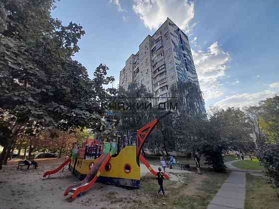 БЕЗ КОМІСІЇ! Продаж 3-кімнатна роздільна квартира, метро Святошин. № 21144462 Київ