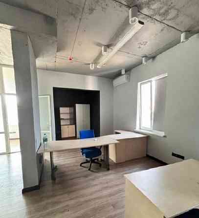 Оренда офісне приміщення на улица Трускавецкая, д.4 приміщень - 3, поверх - 24/24 Киев