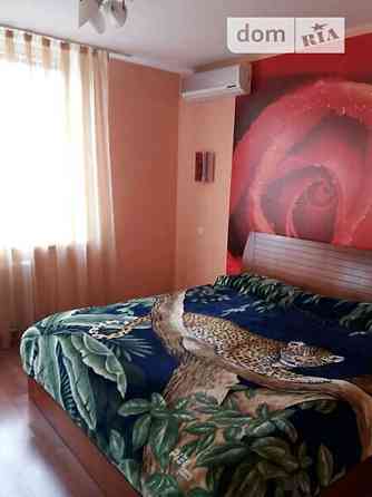 Оренда Квартира 3-кімнатна, 7/16 поверх на Драгоманова ул., 12 Kiev