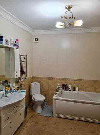 Двухэтажный дом в центре Нерубайского Нерубайське