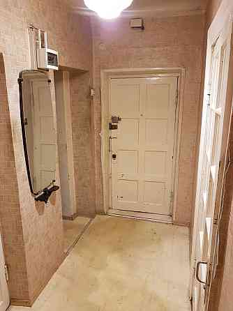 Продаж Квартира 4-кімнатна, 1/2 поверх на Караваева ул., 41 Днепр