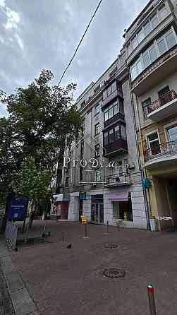 Продаж Квартира 4-кімнатна, 3/6 поверх на Велика Васильківська вул., 42 Kiev