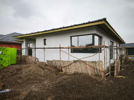 For sale 1-storey House with land 8 ares 150 sq.m 4 rooms at Чеська Uzhhorod