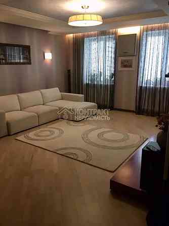 Продаж Квартира 3-кімнатна, 7/10 поверх на вул. Лебединська Kharkiv