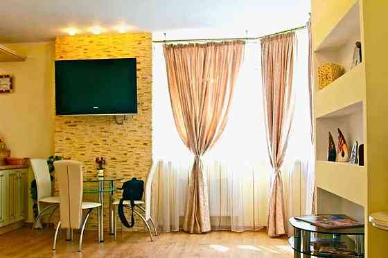 Оренда Квартира 1-кімнатна, 1/25 поверх на ул. Феодосийская, 1 Київ