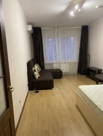 Оренда Квартира 1-кімнатна, 20/25 поверх на Елизаветы Чавдар ул., 38 Київ