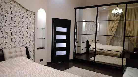 Оренда Квартира 2-кімнатна, 1/25 поверх на ул. Ревуцкого Київ