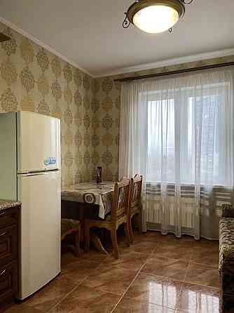 Оренда Квартира 1-кімнатна, 16/16 поверх на Бакинська, 37 г Киев