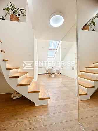 Продаж Квартира 3-кімнатна, 7/8 поверх на вул. Юрія Липи Київ