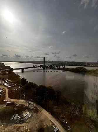 Продаж видової 1-кімнатної роздільної квартири в ЖК Зарічний, будинок 7, метро Славутич. № 21146537 Київ