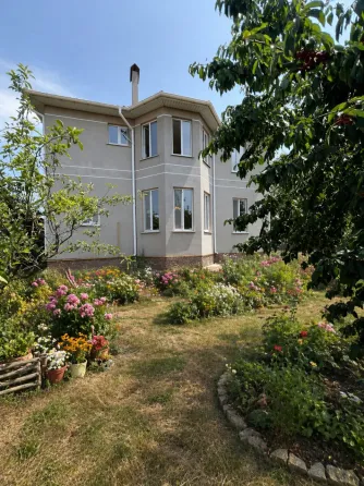 For sale 2-storey House with land 7 ares 231 sq.m 5 rooms at Яблунева Odessa