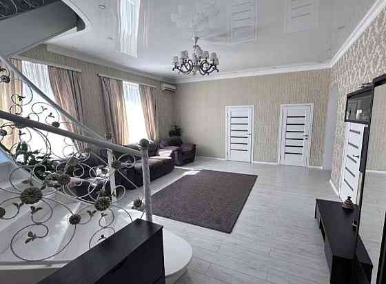 Продам гарний 2-поверховий будинок на Котовського в Золотому трикутнику Одеса