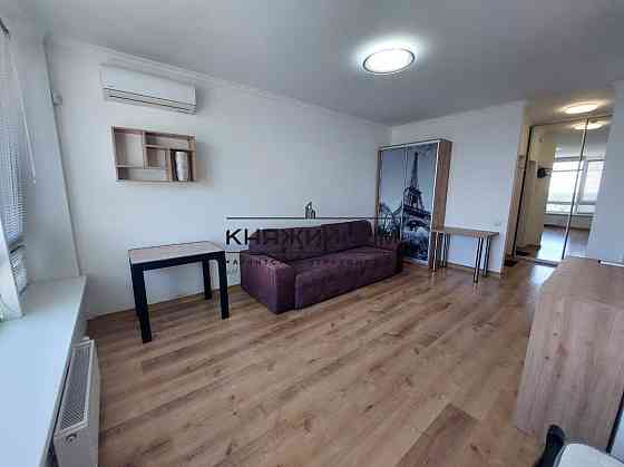 Оренда Квартира 1-кімнатна, 10/12 поверх на Заречная ул. Киев