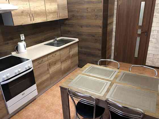 Оренда Квартира 3-кімнатна, 4/12 поверх на ул. Михаила Драгоманова, 23б Київ