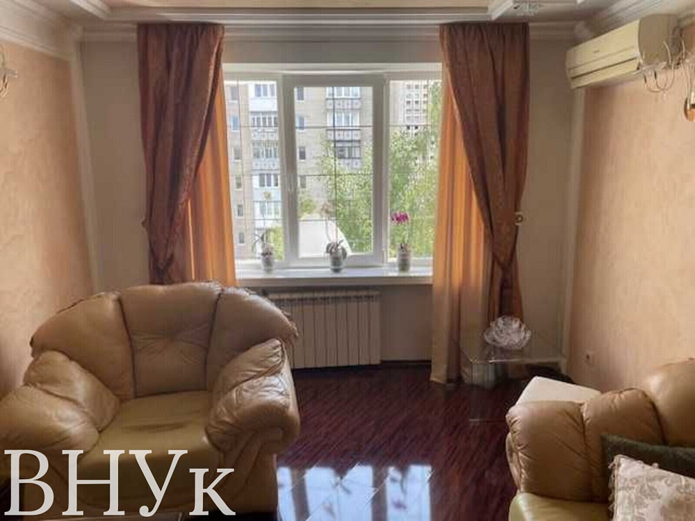 Продаж Квартира 3-кімнатна, 5/5 поверх на Соборності Luts'k - photo 1