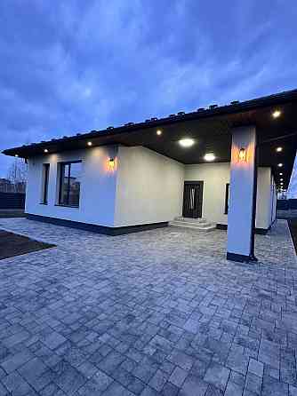 Продаж Будинок 4-кімнатний Ровно