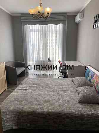 Оренда Квартира 3-кімнатна, 19/19 поверх на Дмитриевская ул. Київ